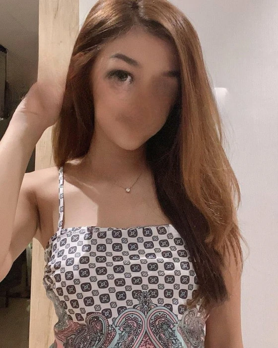 Ella — 4 / 5