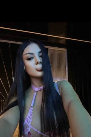 Nicole Anne — 2 / 5