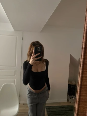 Celia Gillet — 9 / 10