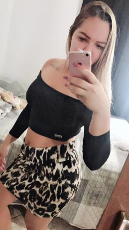 SOFIA GORGEOUS — 3 / 5