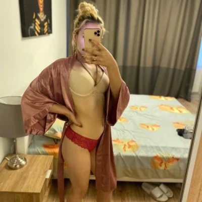 Isabelle, Escort, Arad