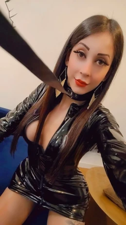 Lavinia Latina — 4 / 12