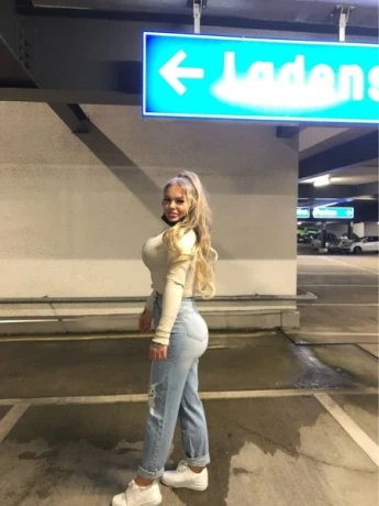 Sexxy Alina — 4 / 5