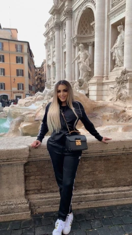 Karla Diaz — 11 / 12