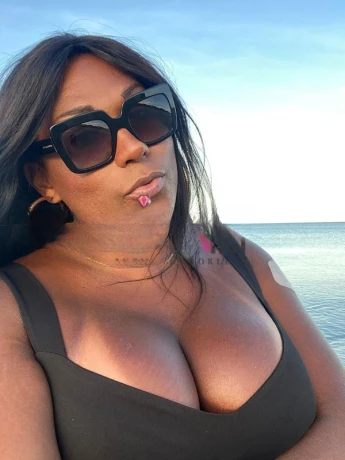 Camila Cubana — 8 / 9