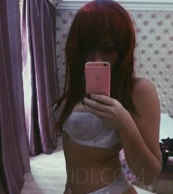 Mell, Escort, Prague