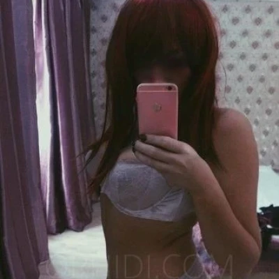 Mell, Escort, Prague