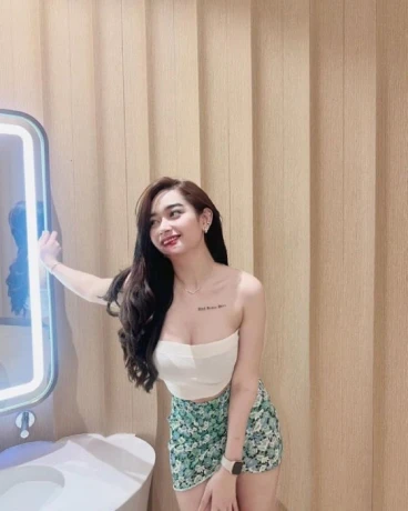 Niken Veronica — 1 / 3