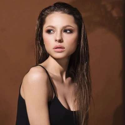 Lenara, Escort, Paris