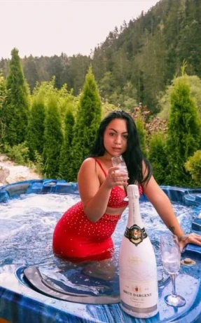 Violetta Bei Mona Roses — 2 / 5