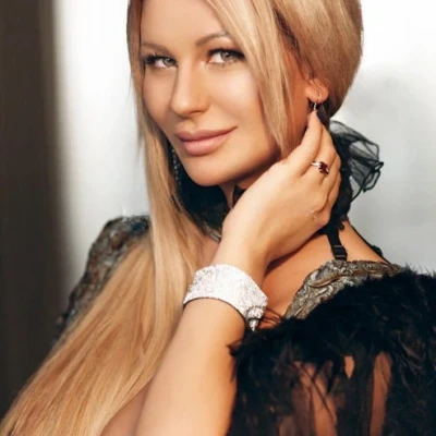 Lilyanna, Escort, Paris