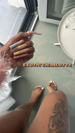 Ebony Charlotte Party — 4 / 8