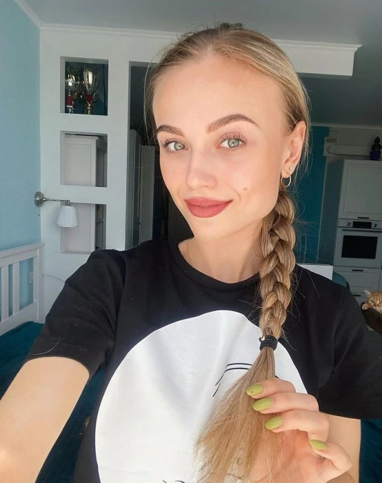 Edana, Escort, Paris