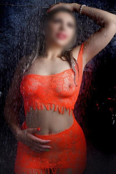 Denise Kuschelgirls Klimatisierte Raumlichkeiten, Escort, Essen