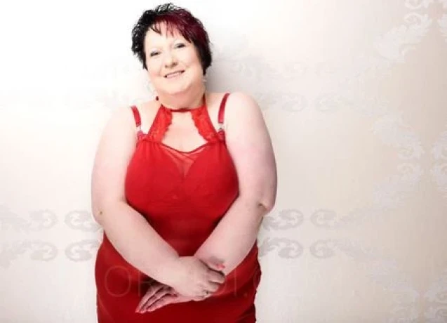 Lilly - molliger, deutscher Busentraum — 23 / 24