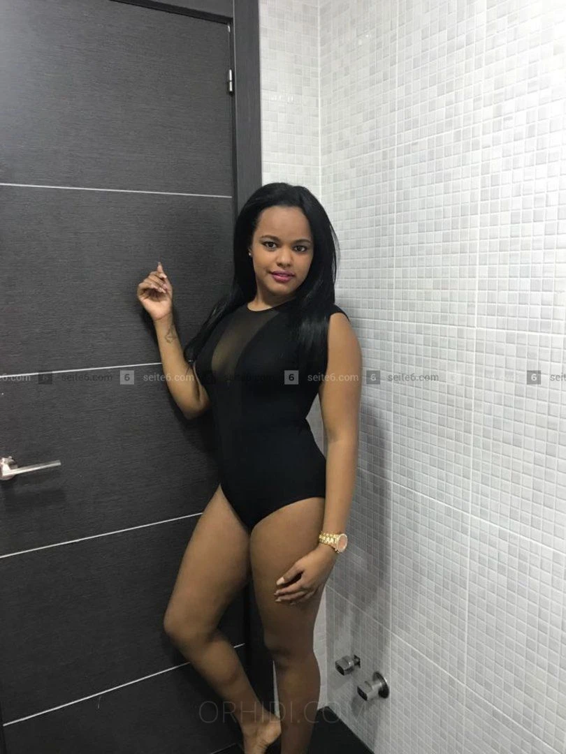 Linda — 2 / 3