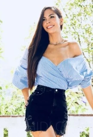 Paola — 6 / 9