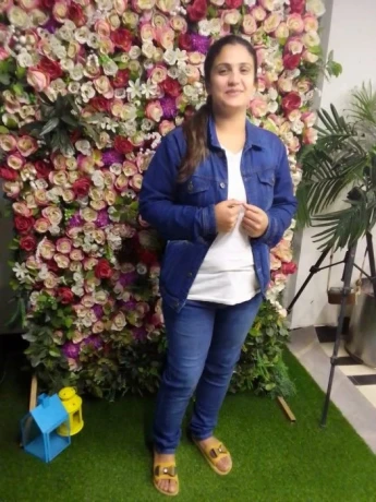 Nazia Akhtar — 8 / 9