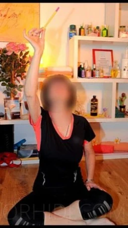 Charmante Wellness & Massage Therapeutin — 8 / 9