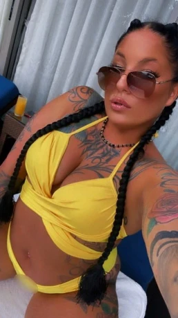 Curvy Chayenne — 11 / 17