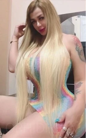 Naomi S*xbombe — 14 / 18