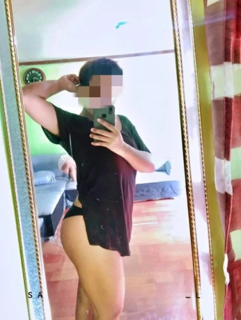 Samantha Lockwell — 2 / 3