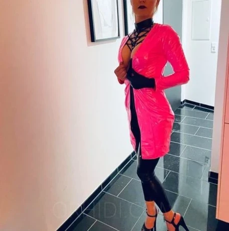 Julia little devil! — 2 / 18