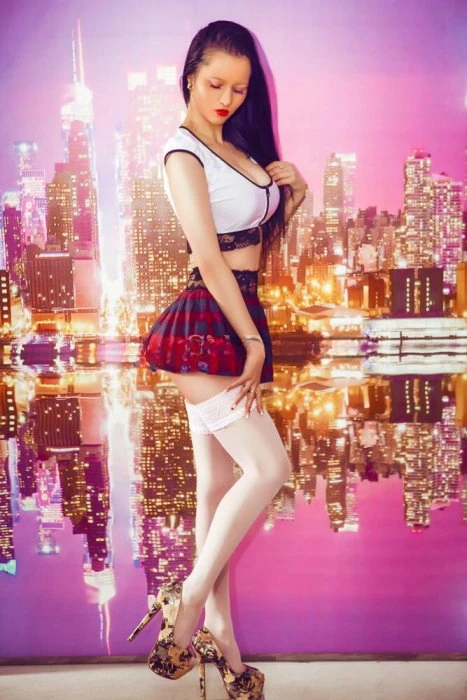 Sabrinaa — 3 / 5