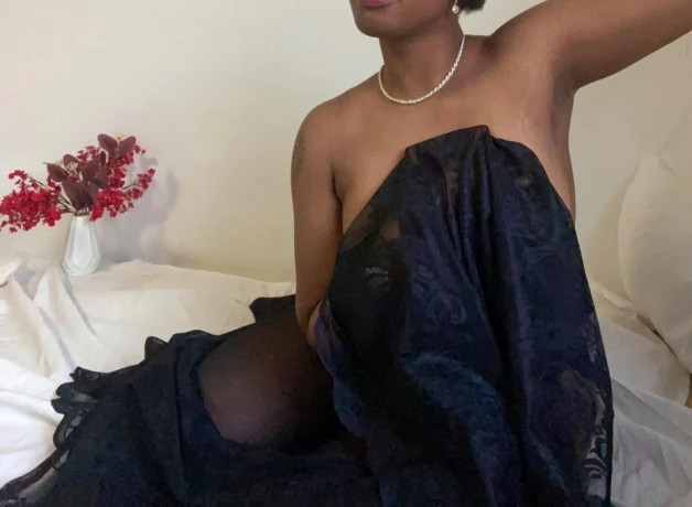 Black Divine — 1 / 5