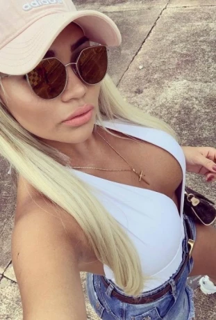 Carol Ferrari — 4 / 14