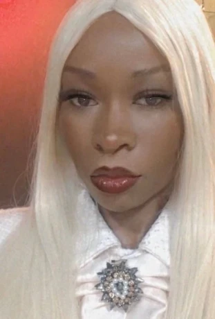 Bella Rose — 5 / 9