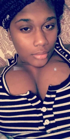 Neveah Amour — 2 / 3