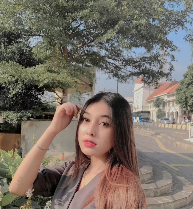 Thalia — 2 / 3