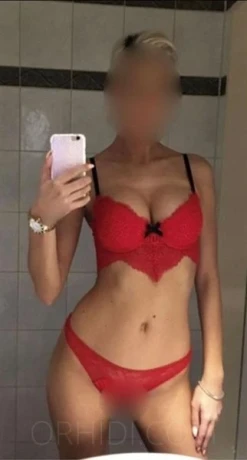 Skinny Joy aus Deutschland — 2 / 11