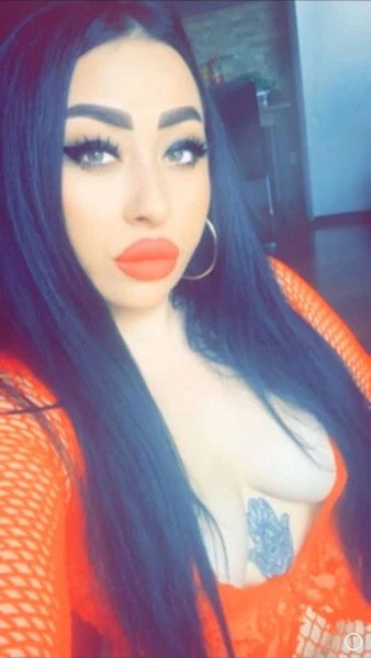 Aysha — 7 / 8