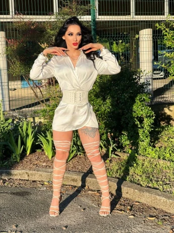 Yanna Da Silva — 10 / 12