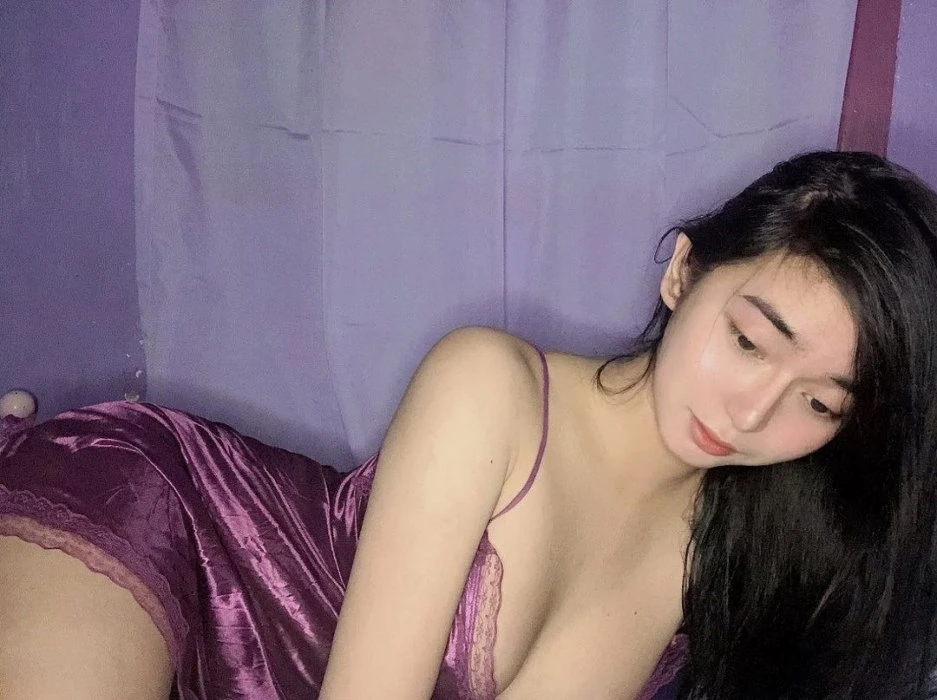 Julia — 3 / 4