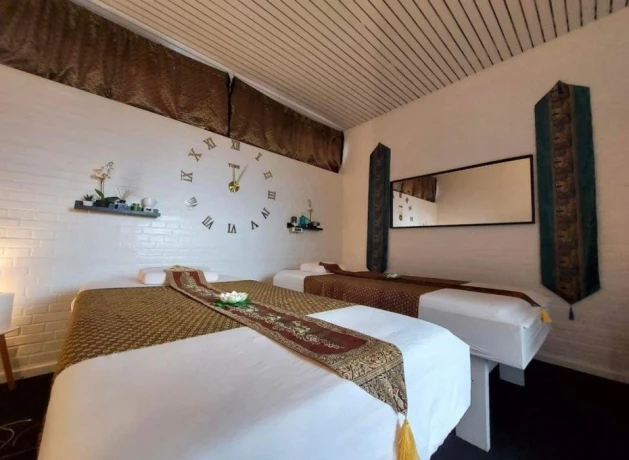 Professional Thai massage — 4 / 8