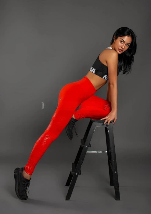 Adaira, Escort, Paris