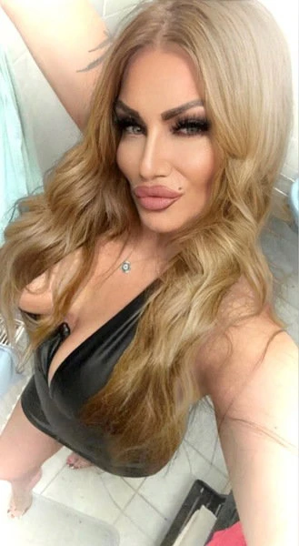 Lady Aylin Köln — 14 / 24