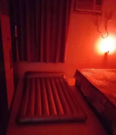 Escort girl — 3 / 5