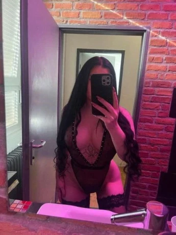 Vanessa Venus & Naomi Steele — 7 / 14