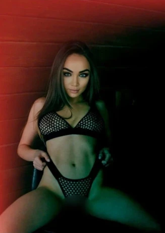 Vanessa237 — 2 / 3