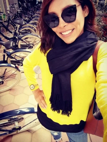 Beautiful Shemale — 3 / 9