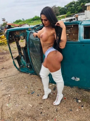 Bruna Campos — 7 / 12