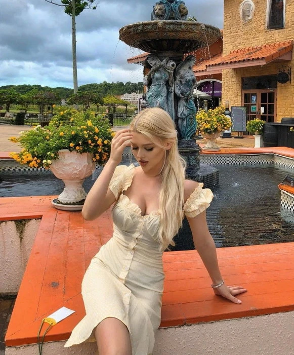 Julia — 2 / 6