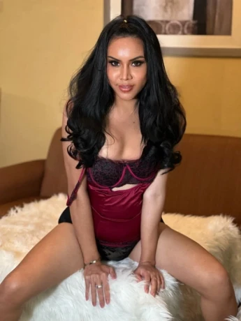 Nana Ladyboy — 3 / 4