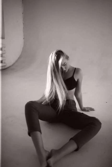 Holly — 2 / 3