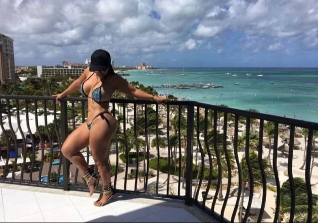 Sexy Rebecca1 — 4 / 10