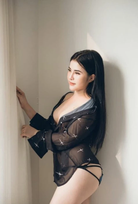 Bella — 3 / 4